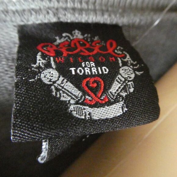 Torrid x Rebel Wilson Grey Pullover Scoop Neck Quilted Embroidered Sweater 2XL - Picture 8 of 12